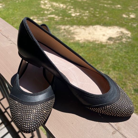 Never Worn Lands End flat with gold detail on front - Picture 2 of 6